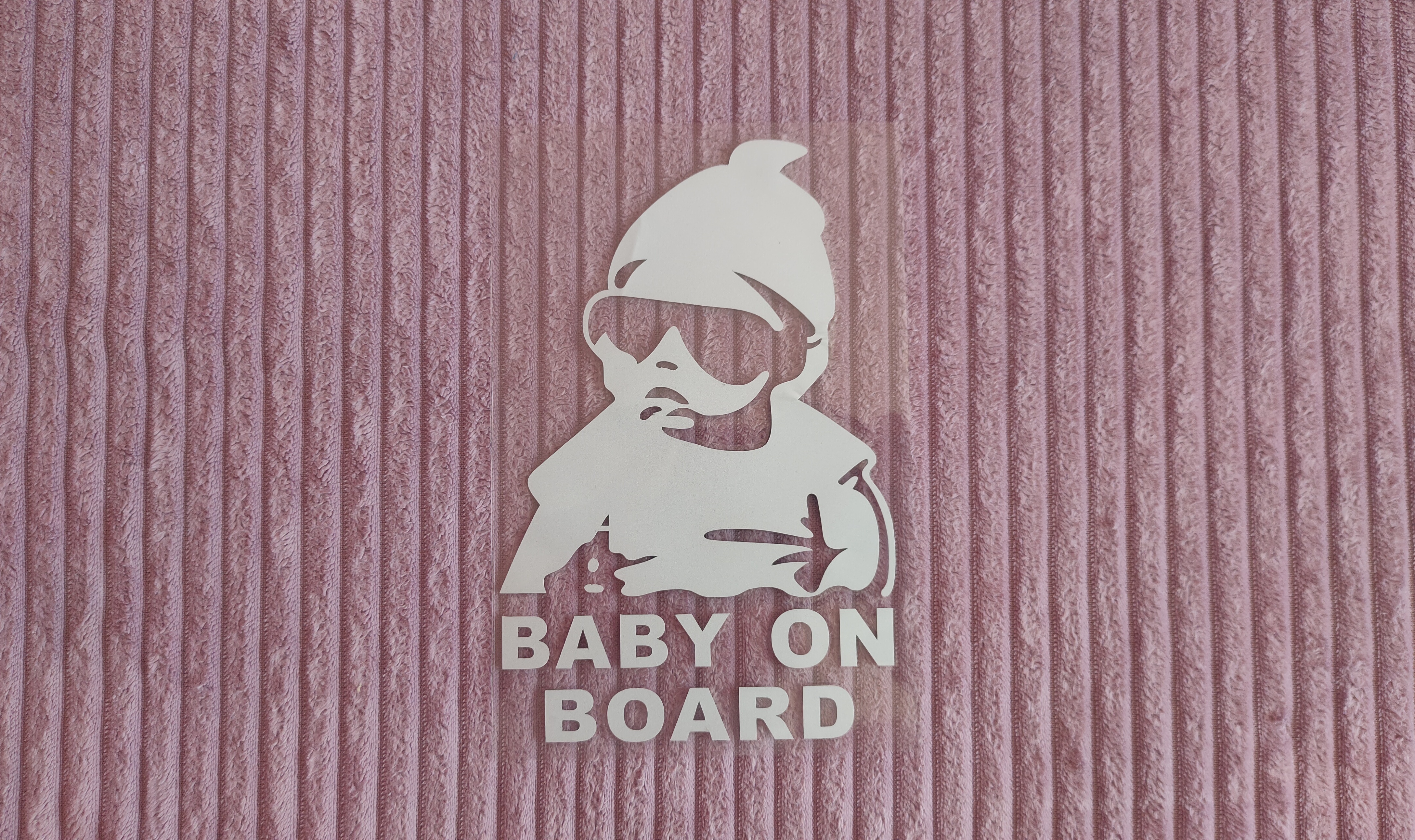 Наклейка на авто Baby on board Белая светоотражающая