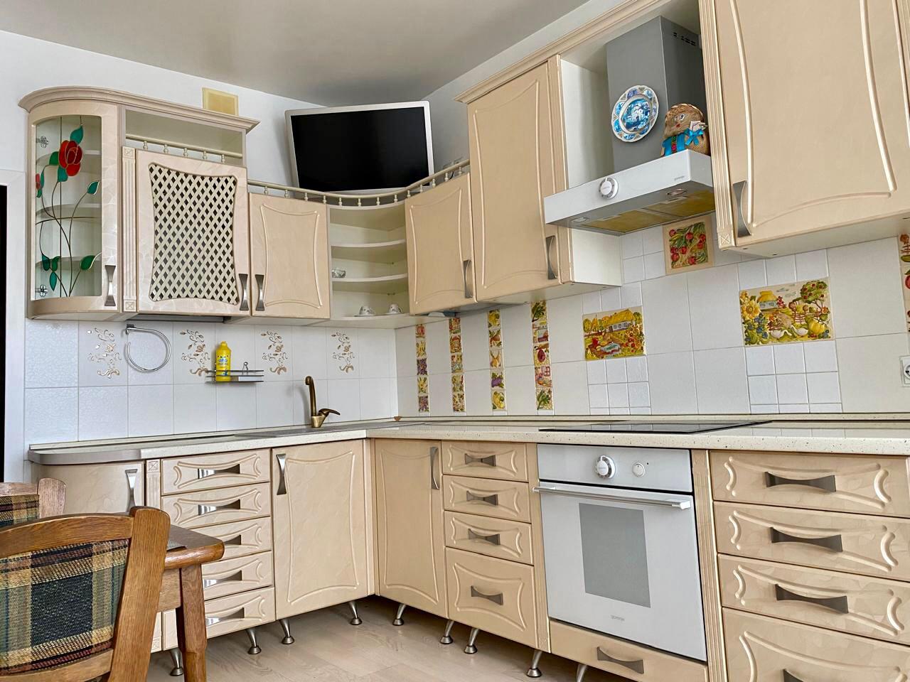 Продаж 1-к - 45кв.м. Чавдар Єлизавети вул.7 метро Осокорки -5хв.