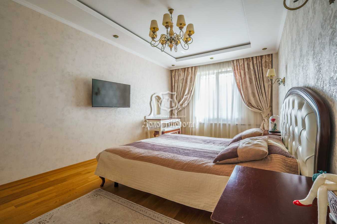 продаж 3-к квартира Бучанський, Вишневе, 155000 $