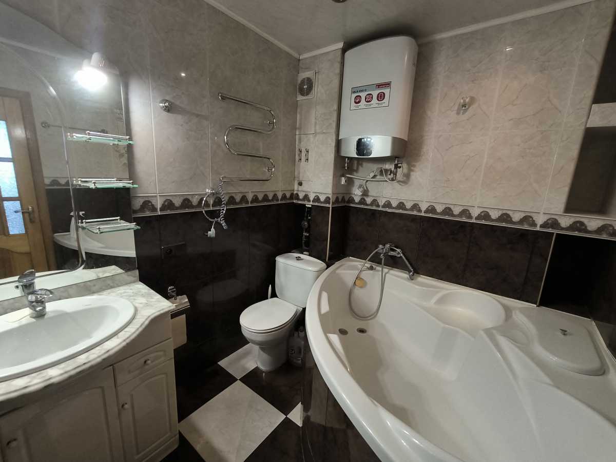 продаж 3-к квартира Київ, Дніпровський, 82000 $