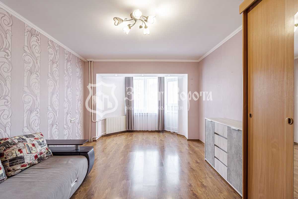 продаж 4-к квартира Київ, Солом`янський, 99999 $