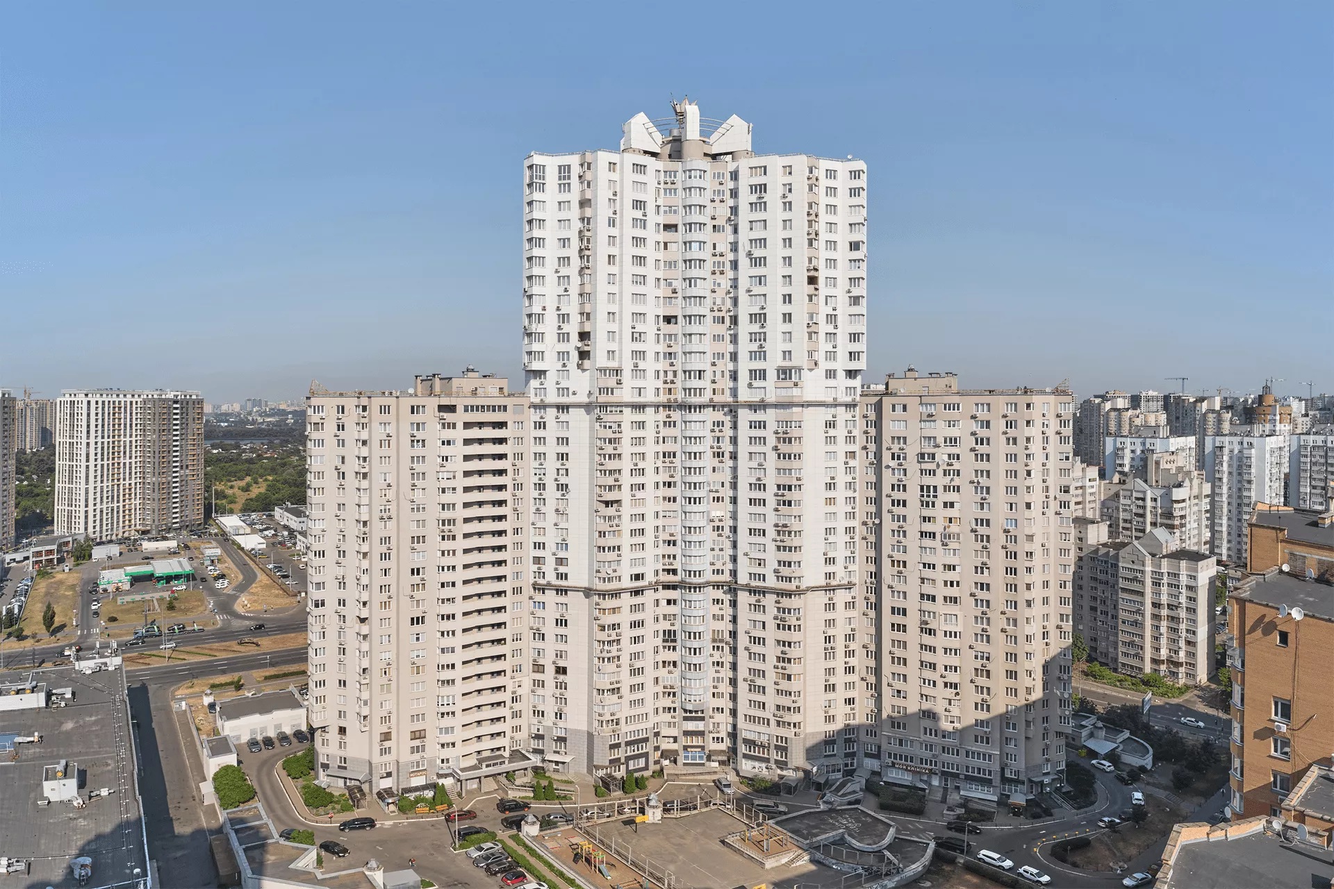 Продаж 4-к квартира ЖК Корона, вул.Княжий Затон, 21 Без оздоблення.