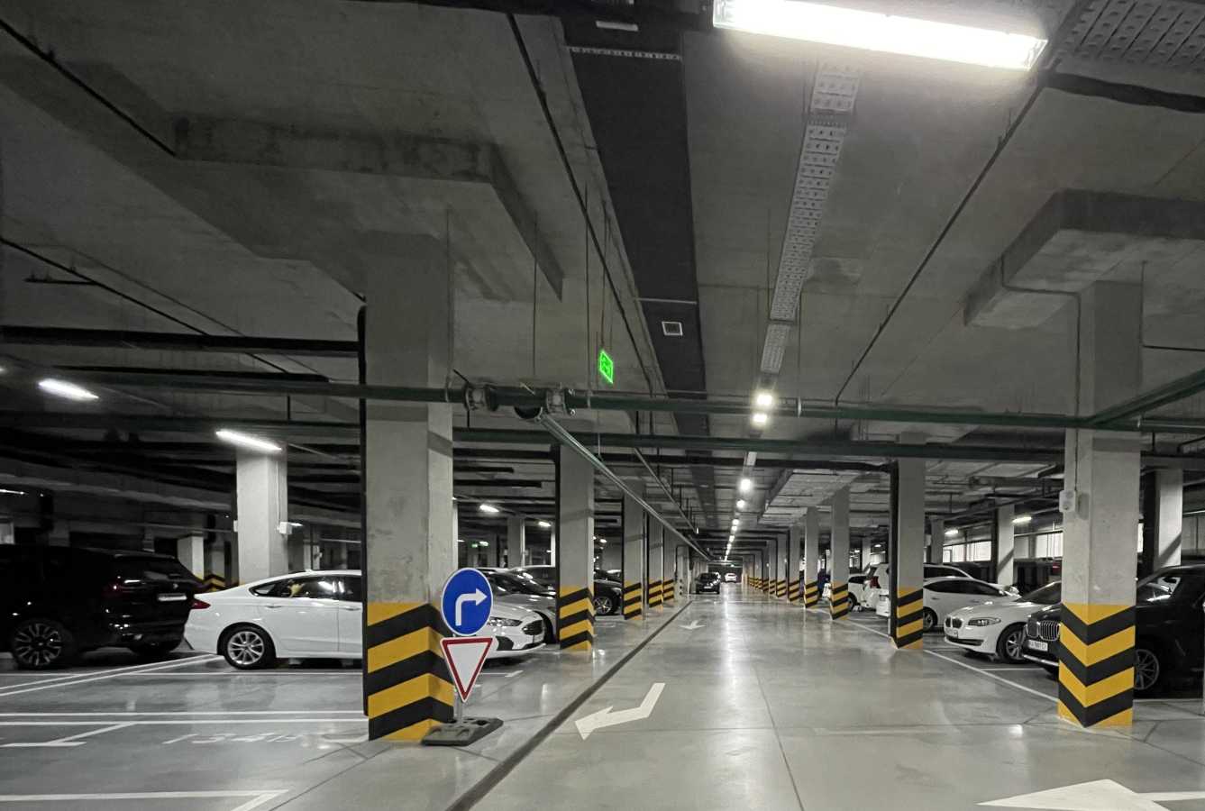 продаж торгові площі Київ, Голосіївський, 142000 $