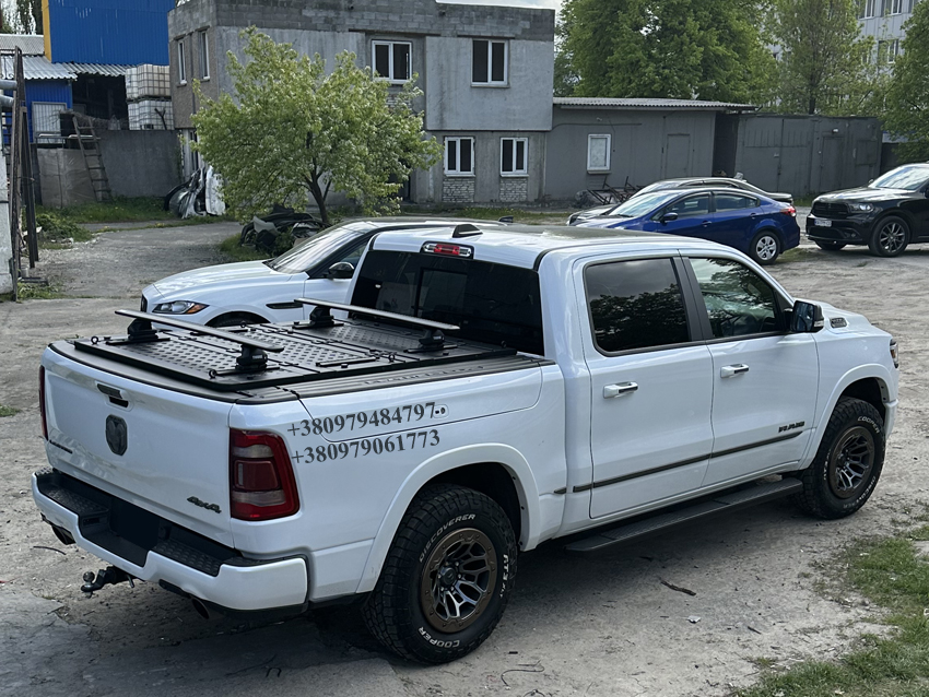 Рейлінги Thule з направляючими для силової кришки кузова пікапа