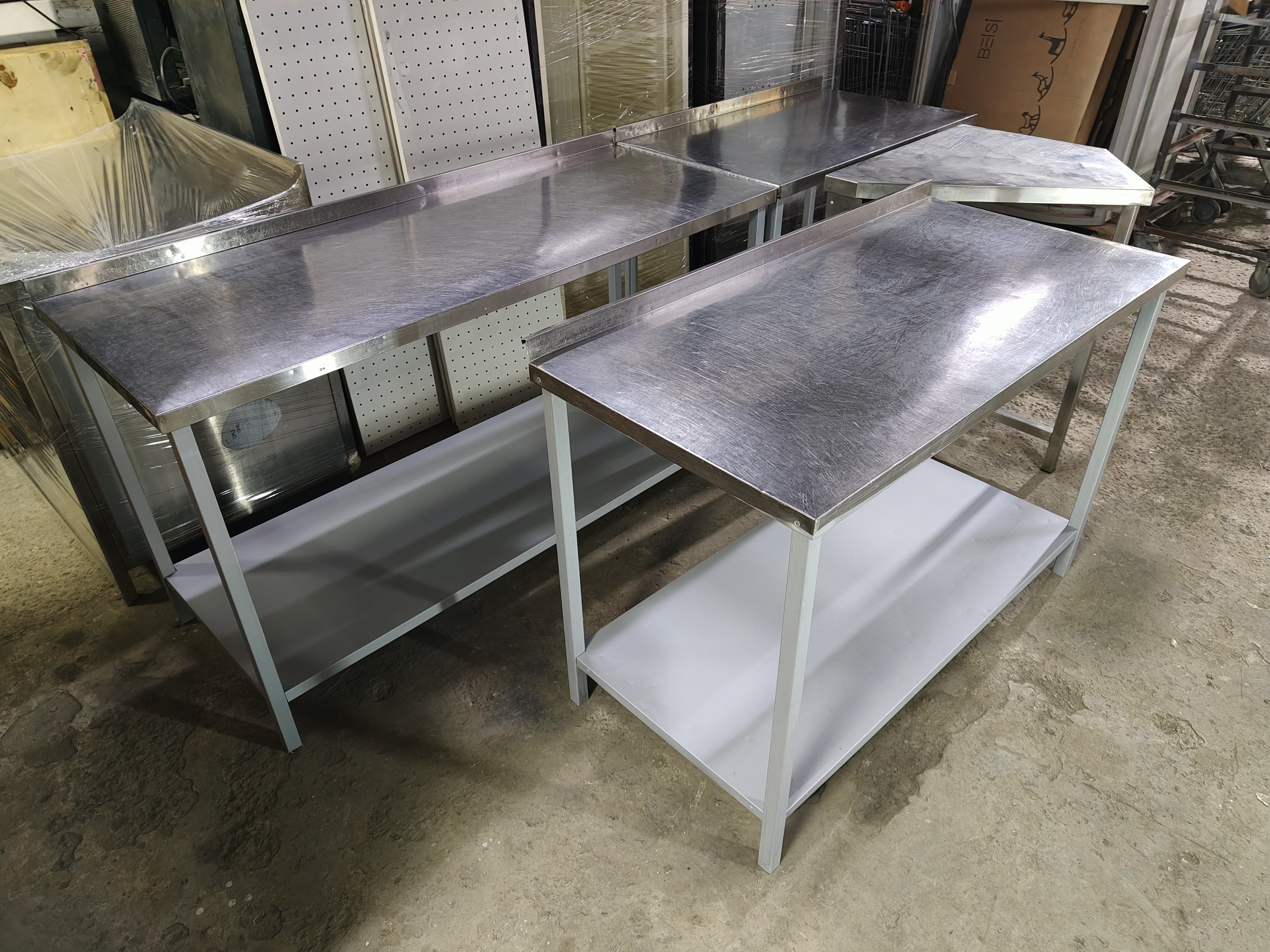 Столи із нержавійки бу, стіл нержавійка бу, виробничі столи нержавіючі бу, столи для кухні