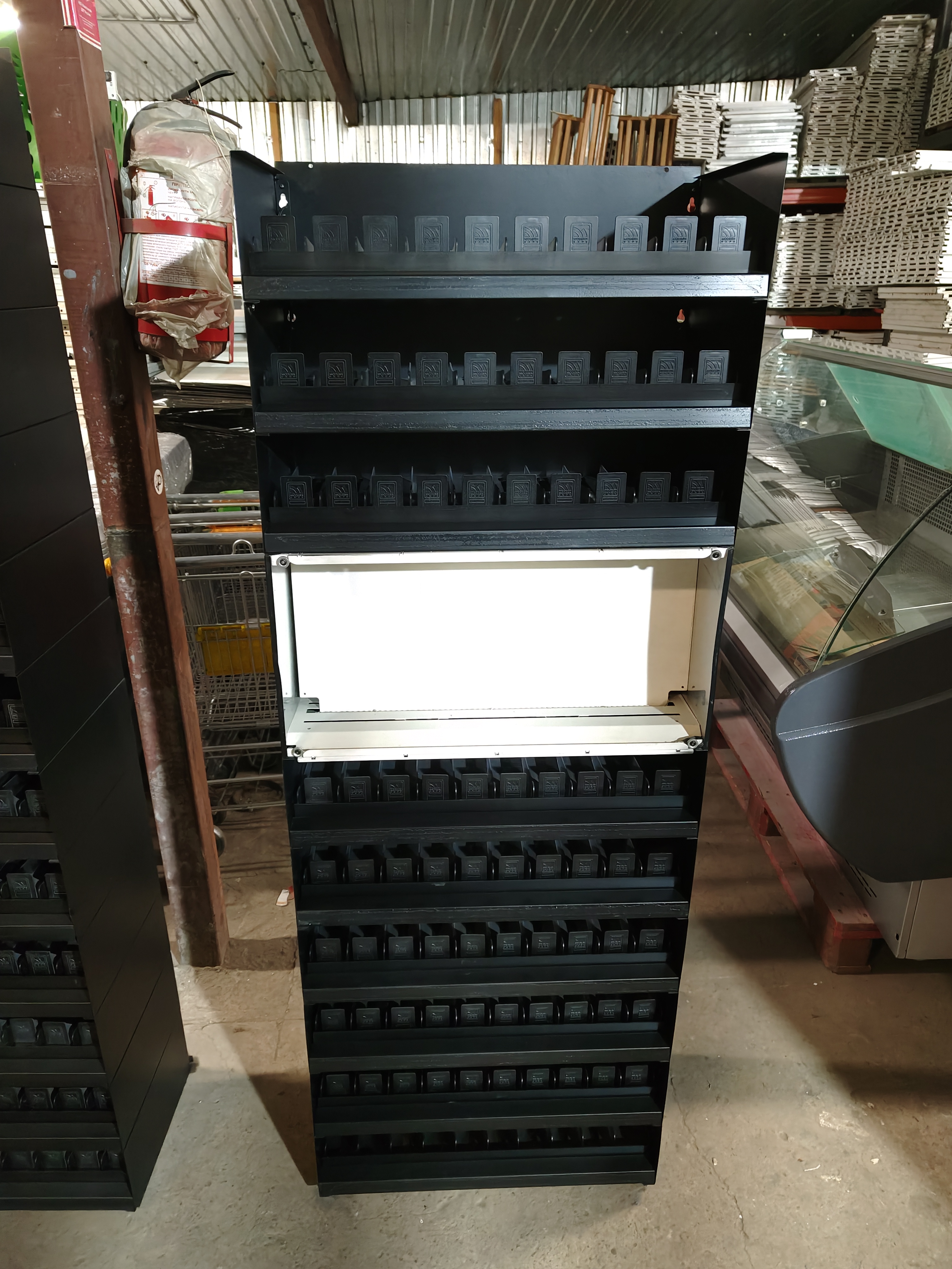 Сигаретна вітрина бу, сигаретний бокс, тютюновий бокс бу, сигаретний стелаж бв