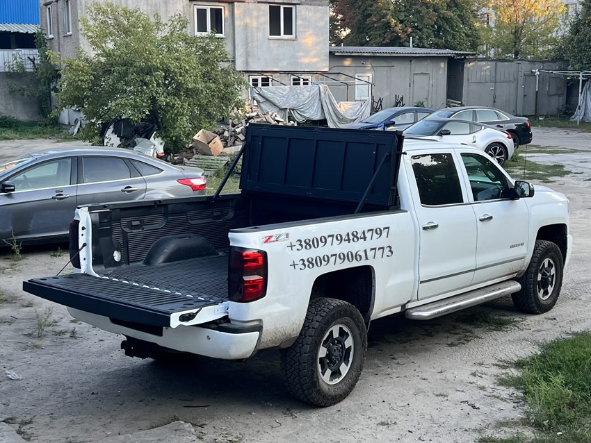 Силова багатофункціональна кришка кузова пікапа Toyota Hilux GR Sport. Накриття на кузов пікапа Тойота Хайлюкс. Кришка кузова пікапа Toyota Hilux.