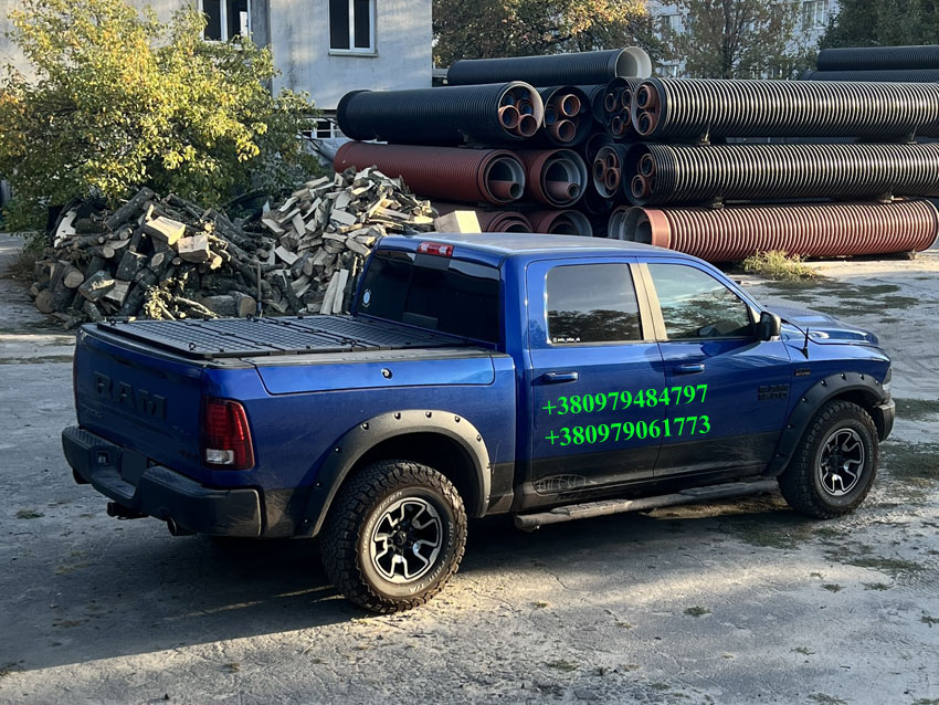 Силова багатофункціональна кришка кузова пікапа Toyota Hilux GR Sport. Накриття на кузов пікапа Тойота Хайлюкс. Кришка кузова пікапа Toyota Hilux.