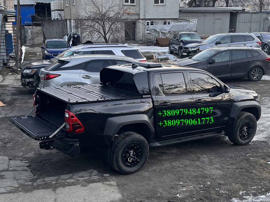 Силова багатофункціональна кришка кузова пікапа Toyota Hilux GR Sport. Накриття на кузов пікапа Тойота Хайлюкс. Кришка кузова пікапа Toyota Hilux.