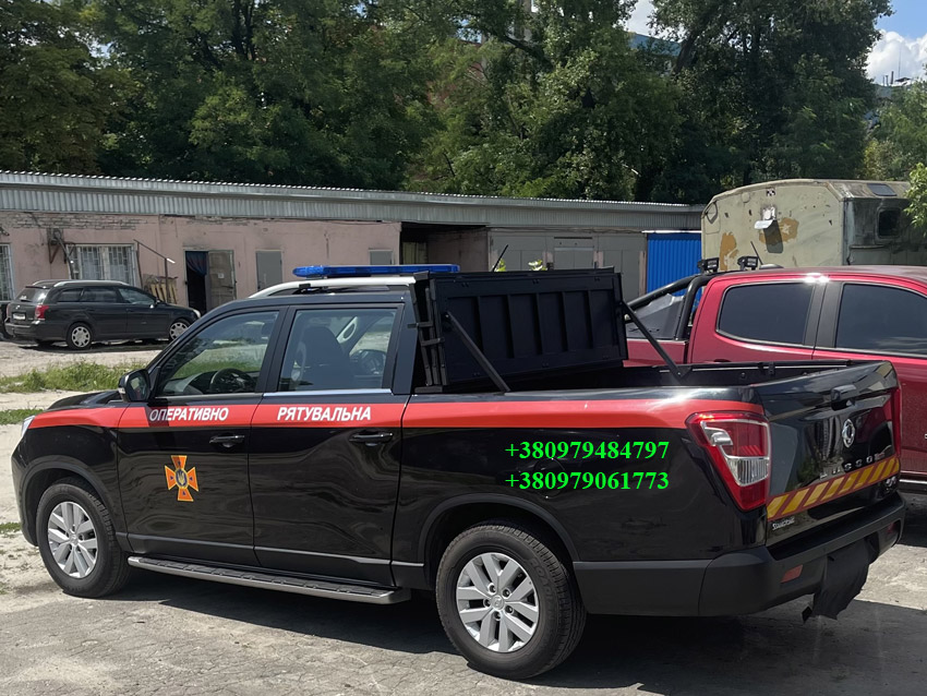 Силова багатофункціональна кришка кузова пікапа Toyota Hilux GR Sport. Накриття на кузов пікапа Тойота Хайлюкс. Кришка кузова пікапа Toyota Hilux.