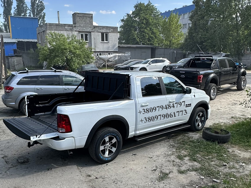 Силова багатофункціональна кришка кузова пікапа Toyota Hilux GR Sport. Накриття на кузов пікапа Тойота Хайлюкс. Кришка кузова пікапа Toyota Hilux.