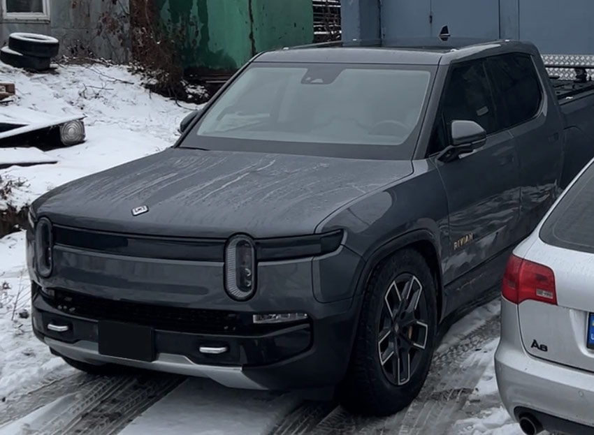 Силова багатофункціональна кришка кузова пікапа Toyota Hilux GR Sport. Накриття на кузов пікапа Тойота Хайлюкс. Кришка кузова пікапа Toyota Hilux.