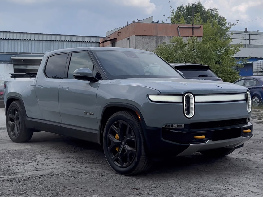 Силова багатофункціональна кришка кузова пікапа Toyota Hilux GR Sport. Накриття на кузов пікапа Тойота Хайлюкс. Кришка кузова пікапа Toyota Hilux.