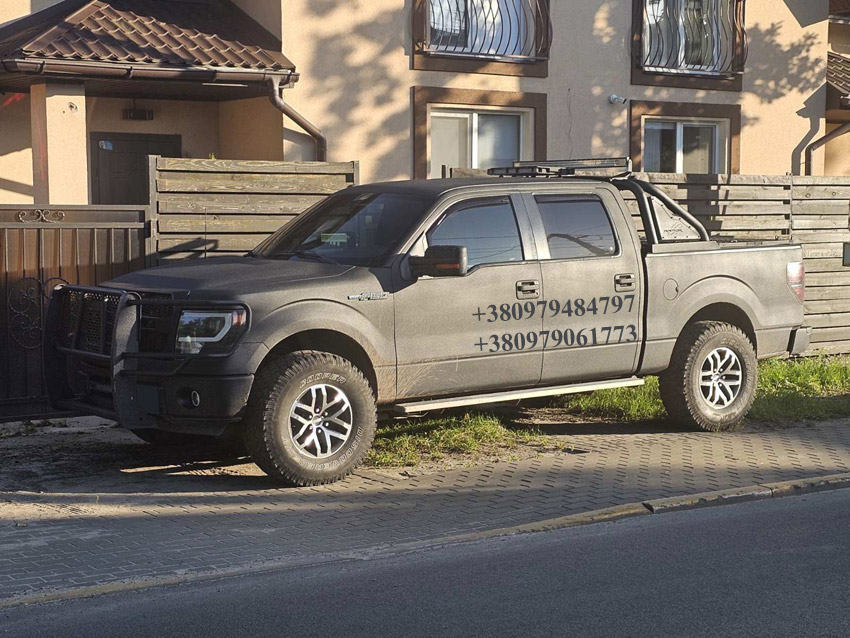 Силова багатофункціональна кришка кузова пікапа Toyota Hilux GR Sport. Накриття на кузов пікапа Тойота Хайлюкс. Кришка кузова пікапа Toyota Hilux.