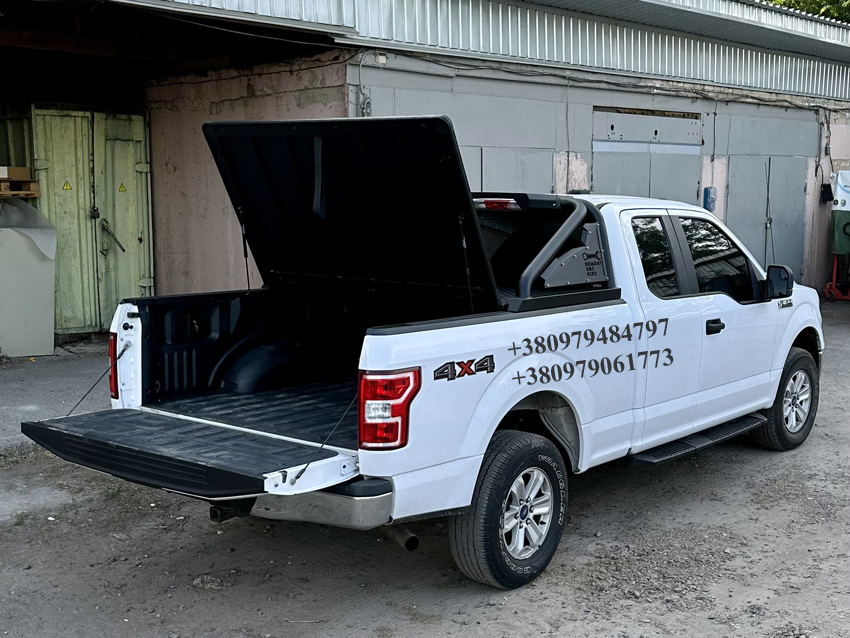 Силова багатофункціональна кришка кузова пікапа Toyota Hilux GR Sport. Накриття на кузов пікапа Тойота Хайлюкс. Кришка кузова пікапа Toyota Hilux.