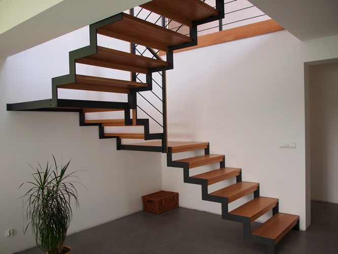 Изготовление металлических каркасов лестниц, любая конструкция и размер, монтаж у Заказчика